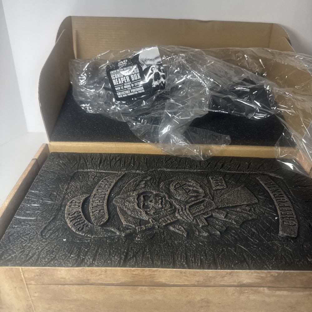 Sons of Anarchy: Seasons 1-6 25 Discs Collector's Boxed Set‎ Edition DVD